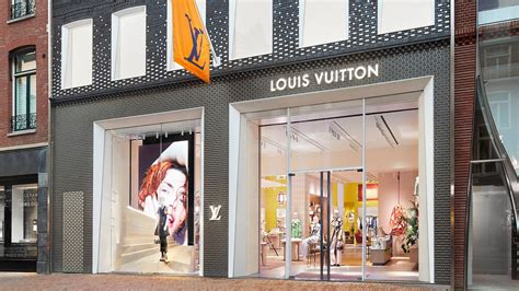 foto's van louis vuitton amsterdam